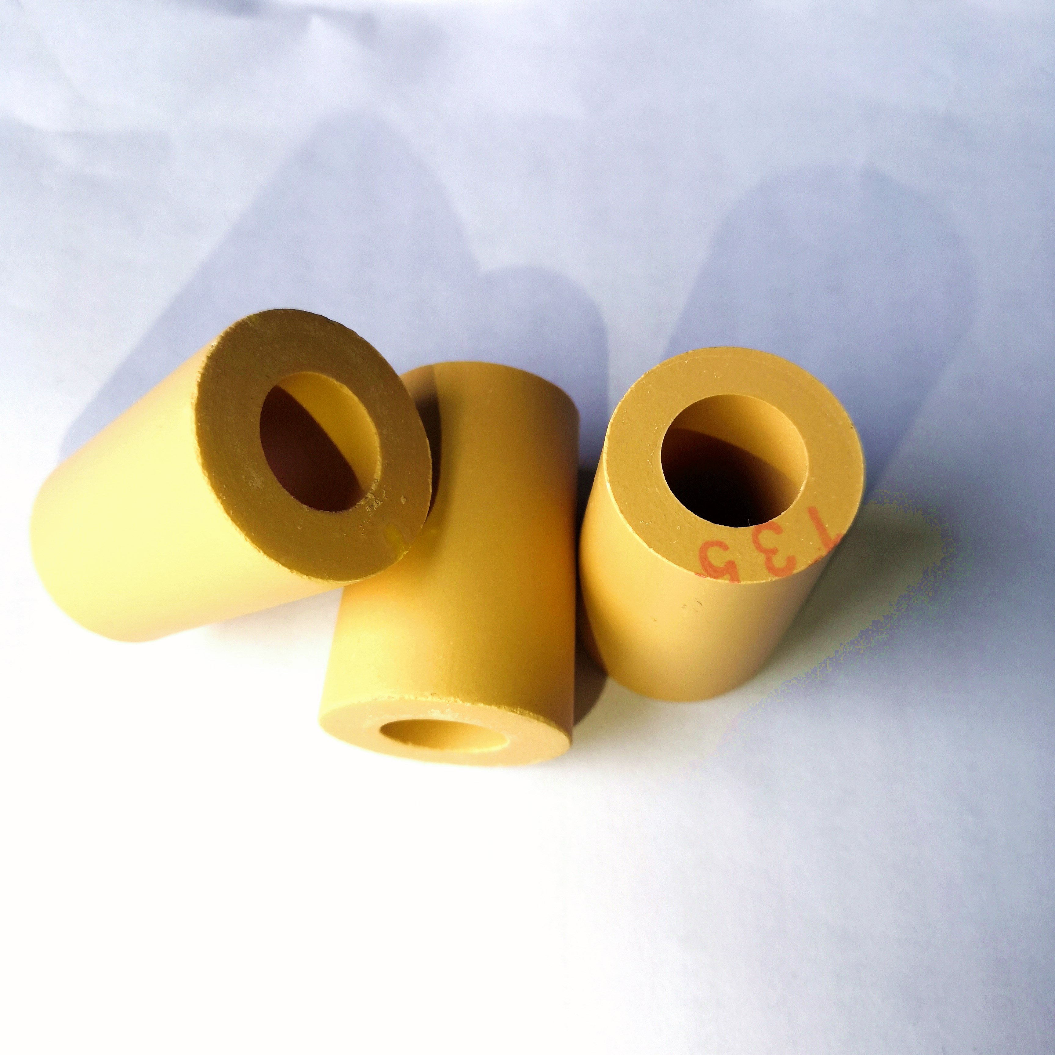 Zirconia ZrO2 Nozzle for Steel Making Industry CaO Content % Sample Provided