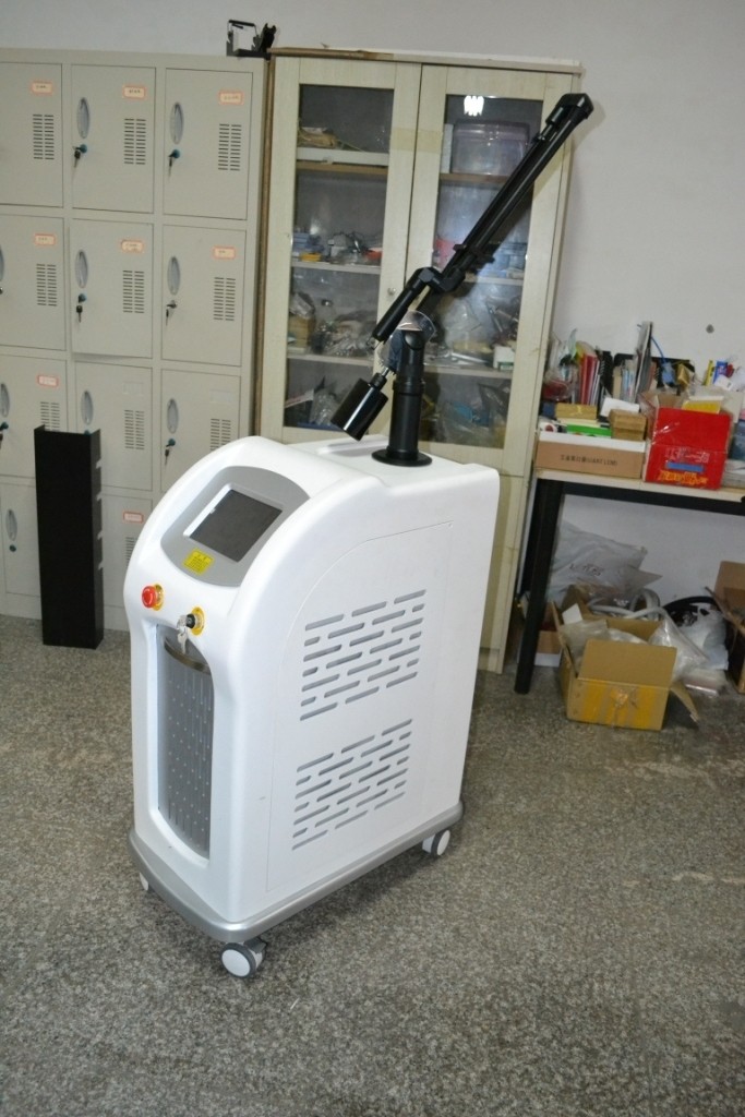 Tattoo removal Q Switched ND YAG Laser CE certificate 1HZ - 10HZ