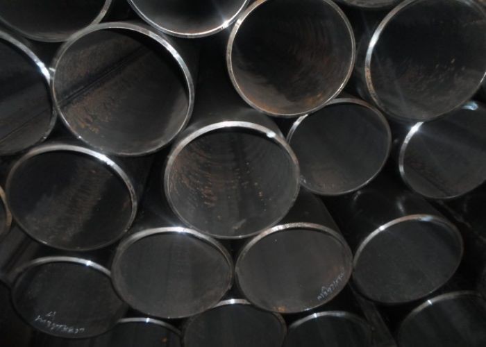 24inch Sch40 ERW Steel Pipe A53 Black Paint For Bridge / Marine / Dock Pile