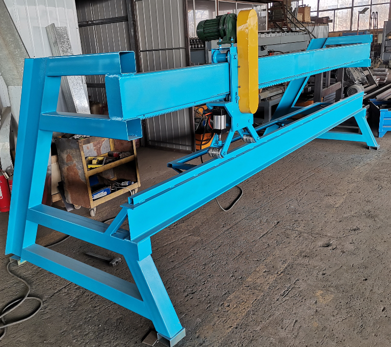 Rolling shutter locking machine