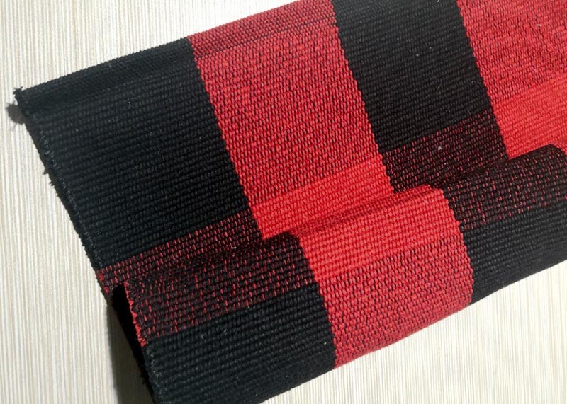 Customized Cotton Thread Red And Black Viscose Fiber Lattice Doormat