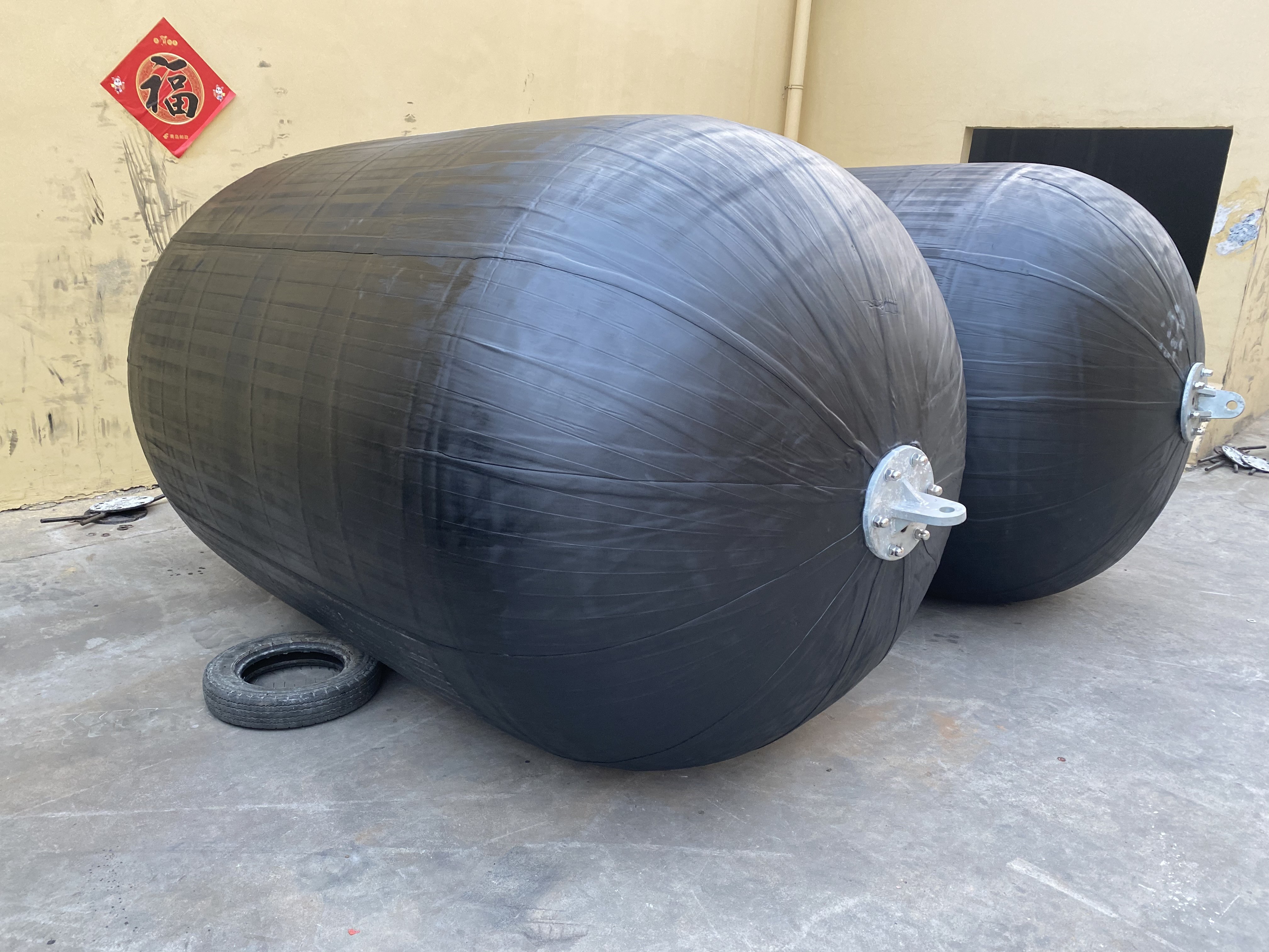 Customized Length Pneumatic Rubber Fender With Rubber Dipped Tyre Cord Fabric
