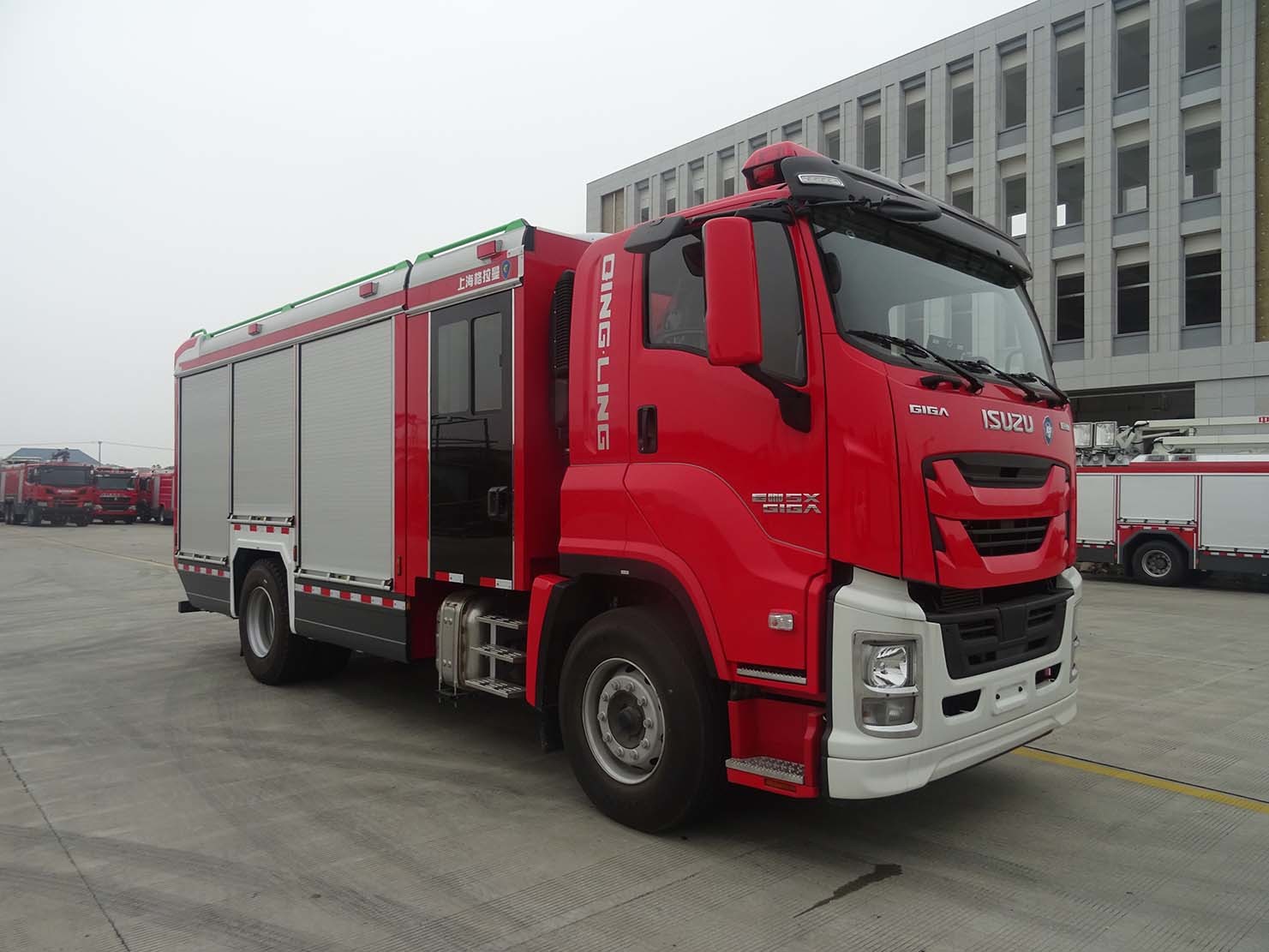 PM60/SG60 ISUZU 48L/S Fire Water Tanker CB10/30 Red Colour Fire Truck QL5220GXFFMFRY