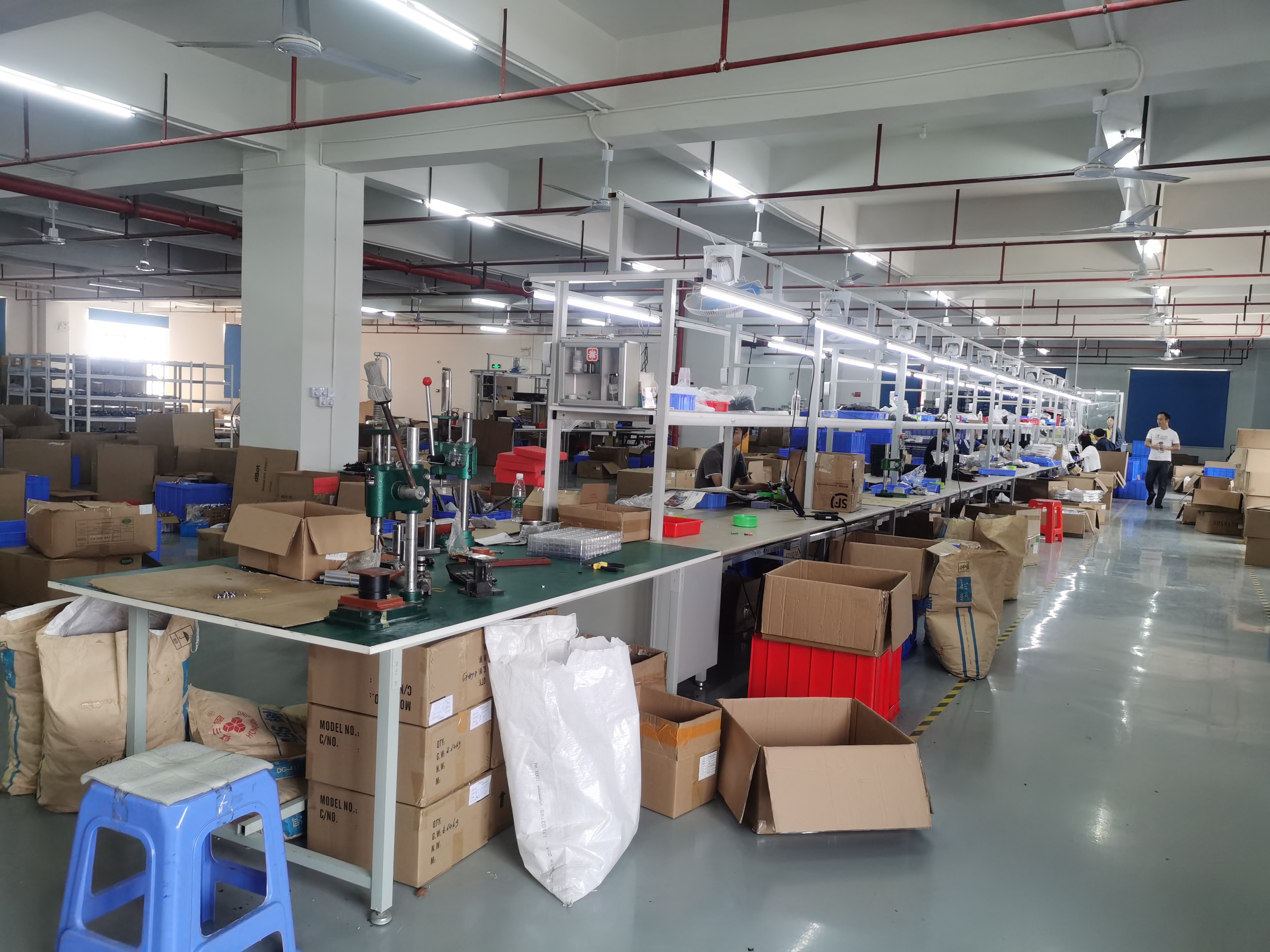 Advanced Technology Customized Wet Dry Window Cleaning Robot Machines Vacuum Cleaner