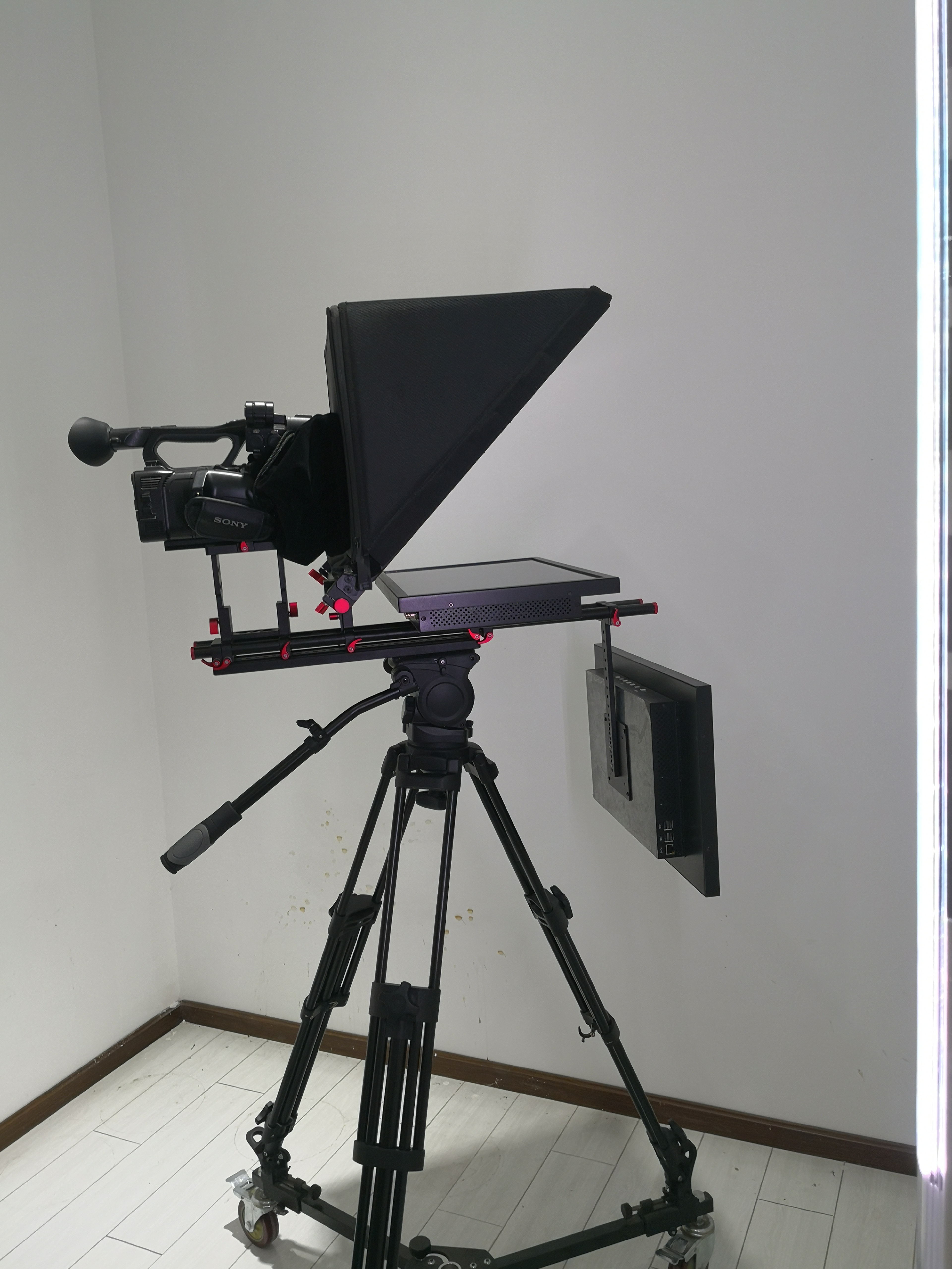 24 inch Dual Screen TV Broadcast Studio Equipment with Wireless Remoter and Built-in Prompter