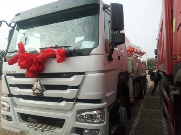 Quality Sinotruk 6 x 4 38m 39m  Howo Concrete Pump Truck 336hp With 10 Wheel White Color for sale