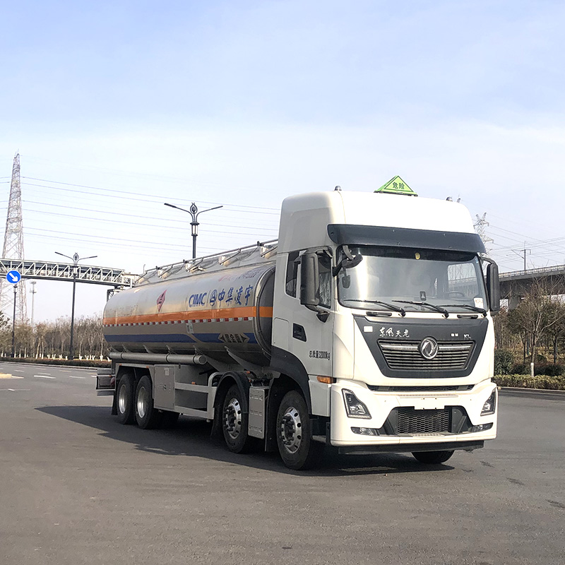 CIMC LINYU 8*4 Dongfeng Chassis 20-40m3 Oil Tank Truck With Maximum Torque 1000-1500Nm