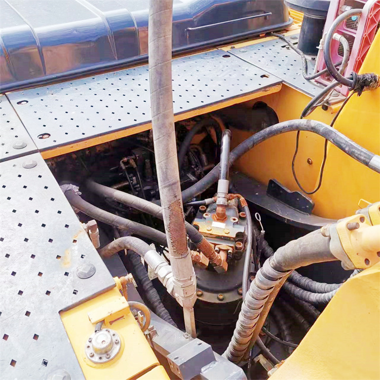 Used Hyundai 305 Excavator 30 Ton Rate Speed 4.2 km/s Health Condition Made in Korea