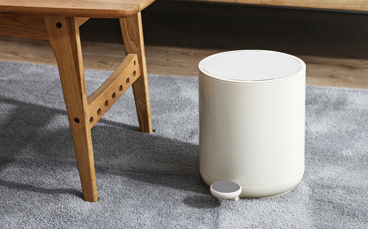 Household Living Room Organizer Step On Garbage Can With Soft Close Trash Can