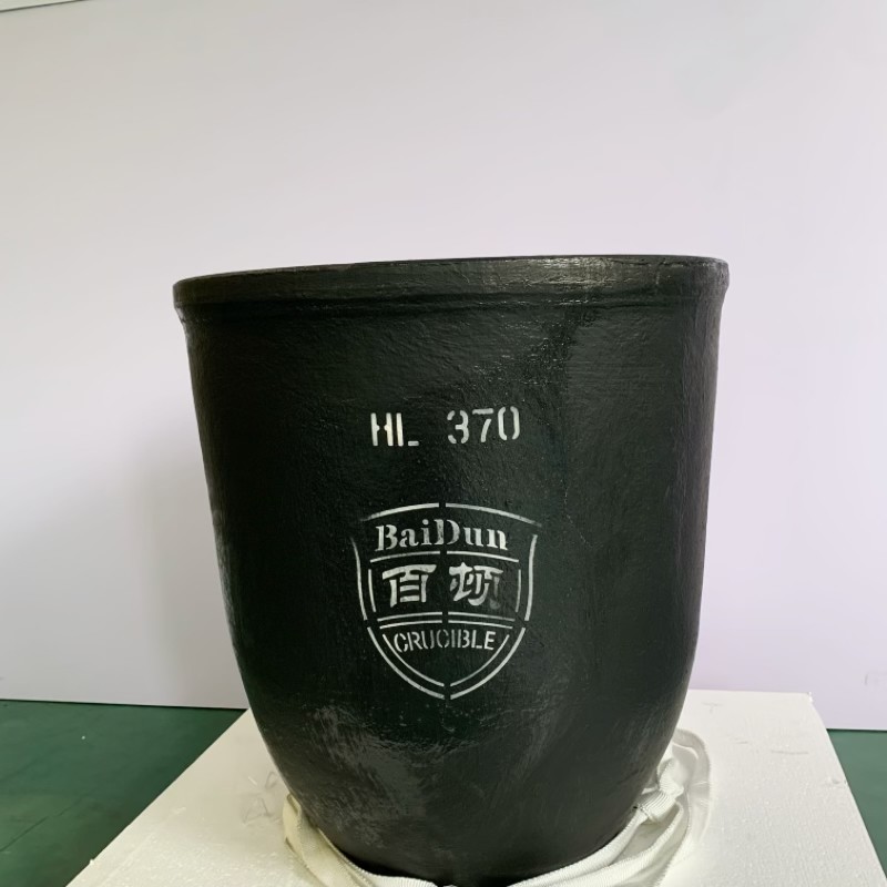 Cylindrical High Purity Crucible Silicon Carbide Graphite For Aluminum Melting