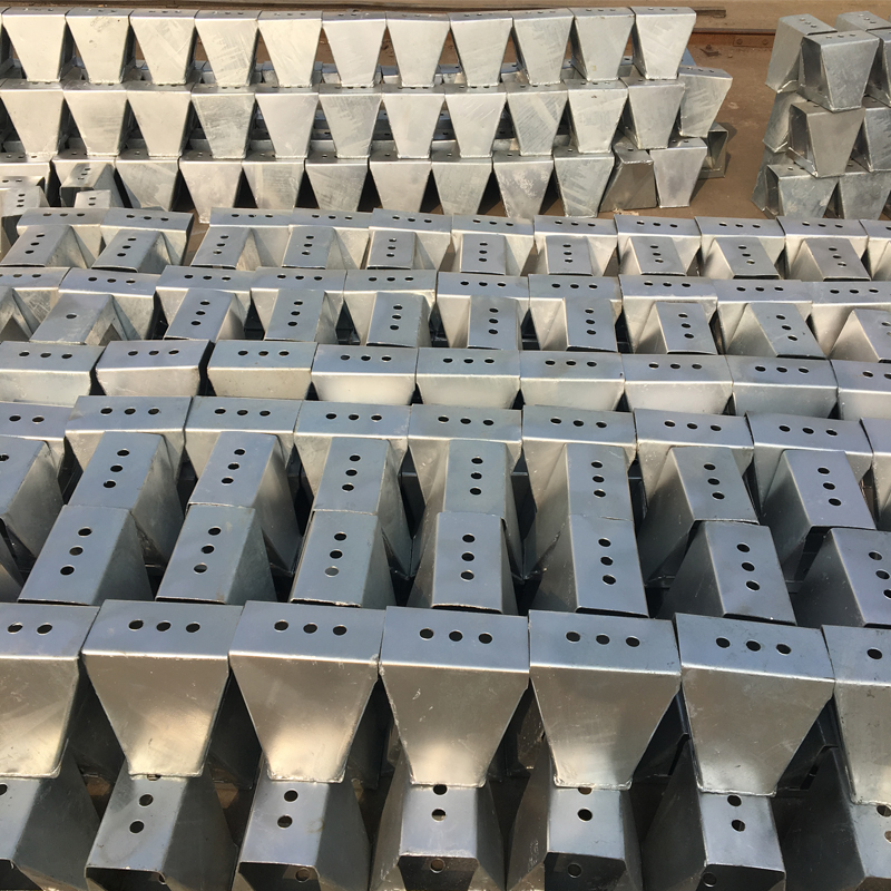 Q235 Q345 Hot Dip Galvanized Guardrail R End Wings for Highway in Customized Colors