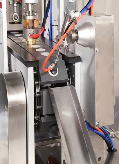 linear coffee capsule filling and sealing machine with nitrogen flushing function
