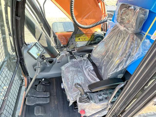 Doosan DX300LC Excavator Cab