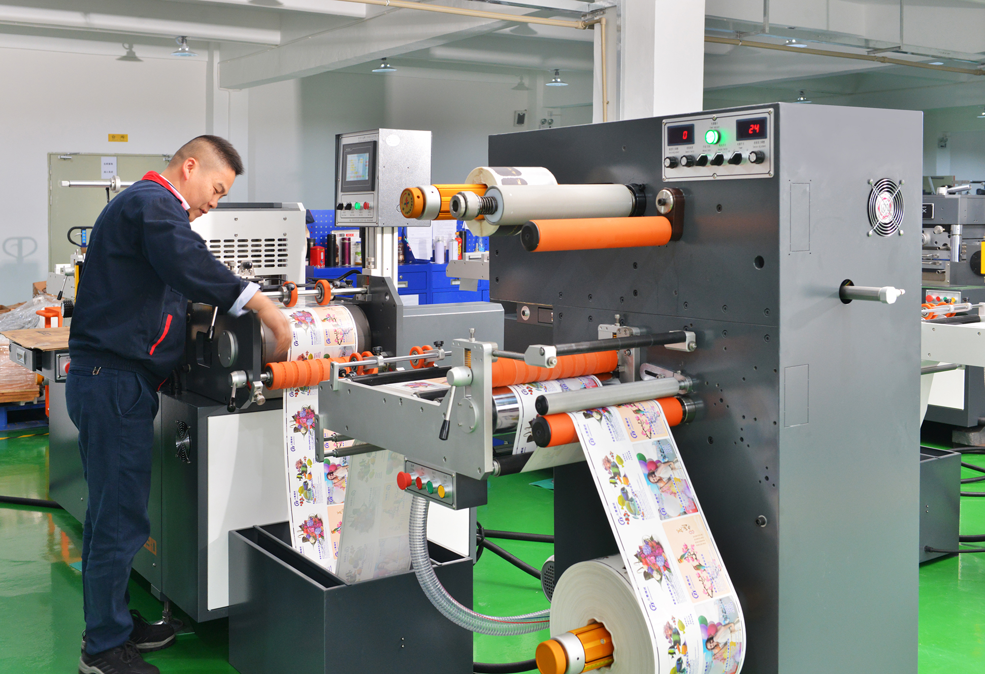 MDC-300 roll to roll flatbed sticker die cutting machine slitting machine for industrial use