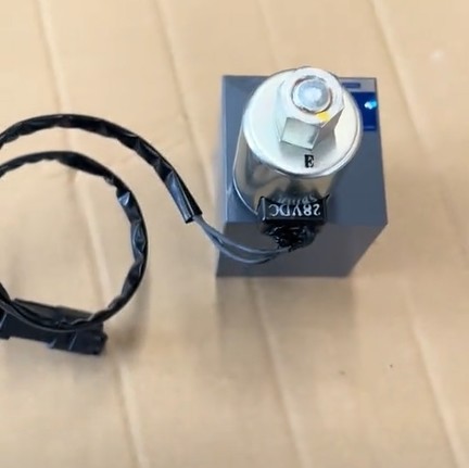 Hot Sale WA470-6 Solenoid Valve for Wheel Loader 421-60-31800 Shutoff Solenoid Valve