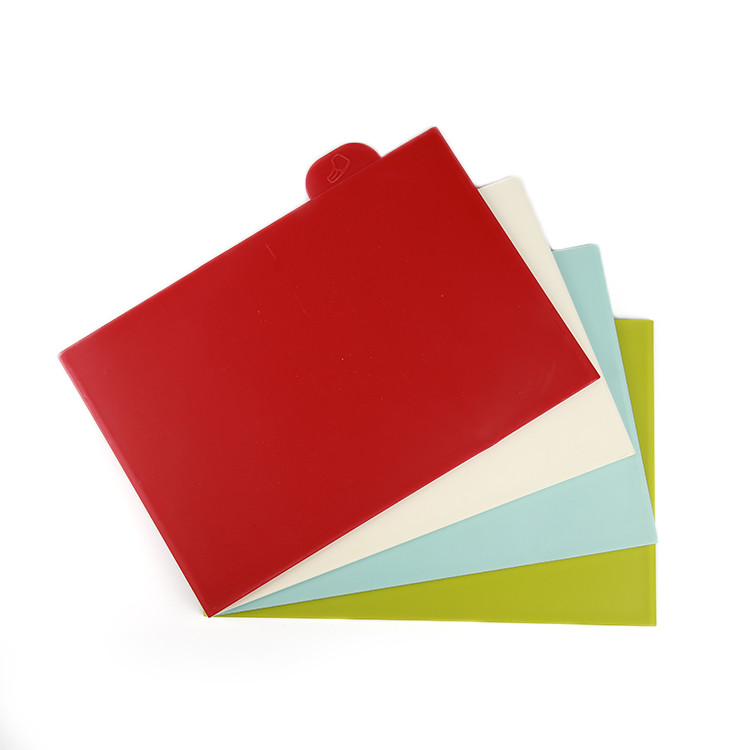 Multi Function Plastic Chopping Board Custom Color 27 X 18.5 X 0.5cm Food Grade