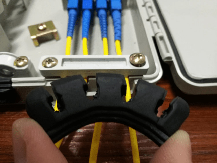 4Port Fiber Optic Terminal Box SC Simplex SM Cables White Waterproof IP-66