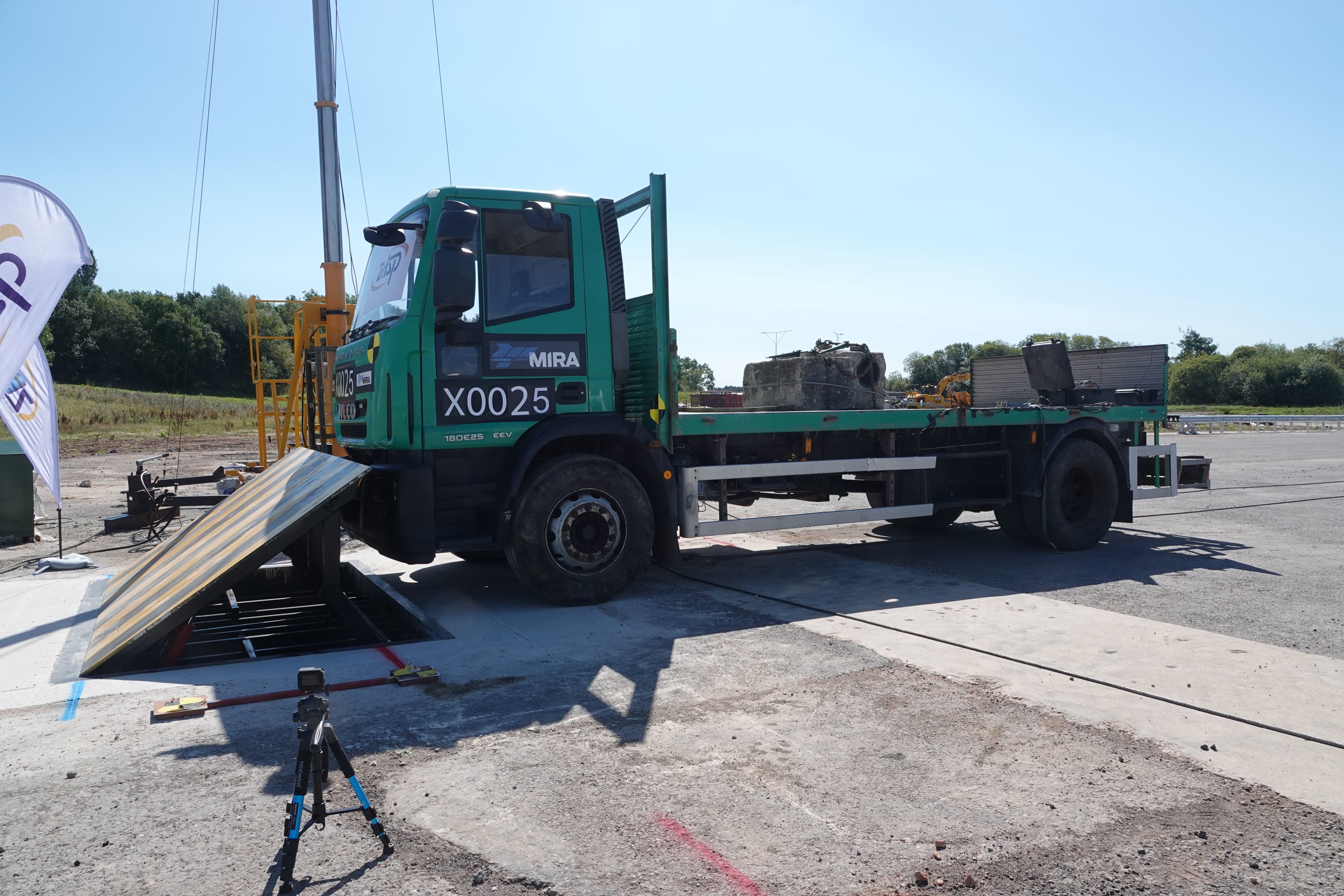 1000mm Height Hydraulic Road Blocker High Stability In 300mm Depth