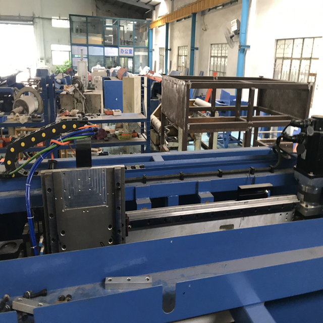 50Hz EPE PE Polyethylene Foam Packing Material Automatic Feeder Electric Lamination Laminating Machine