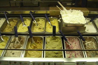 18 Pans LED Ice Cream Display Freezer Sliding Door Showcase