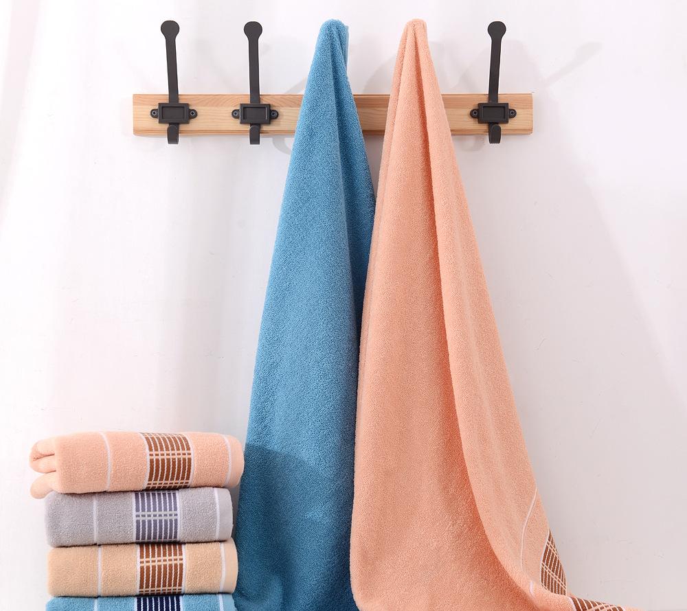 Revolutionize Your Bath Experience with Our 70*140cm Bath Towel in Solid Color Stripes