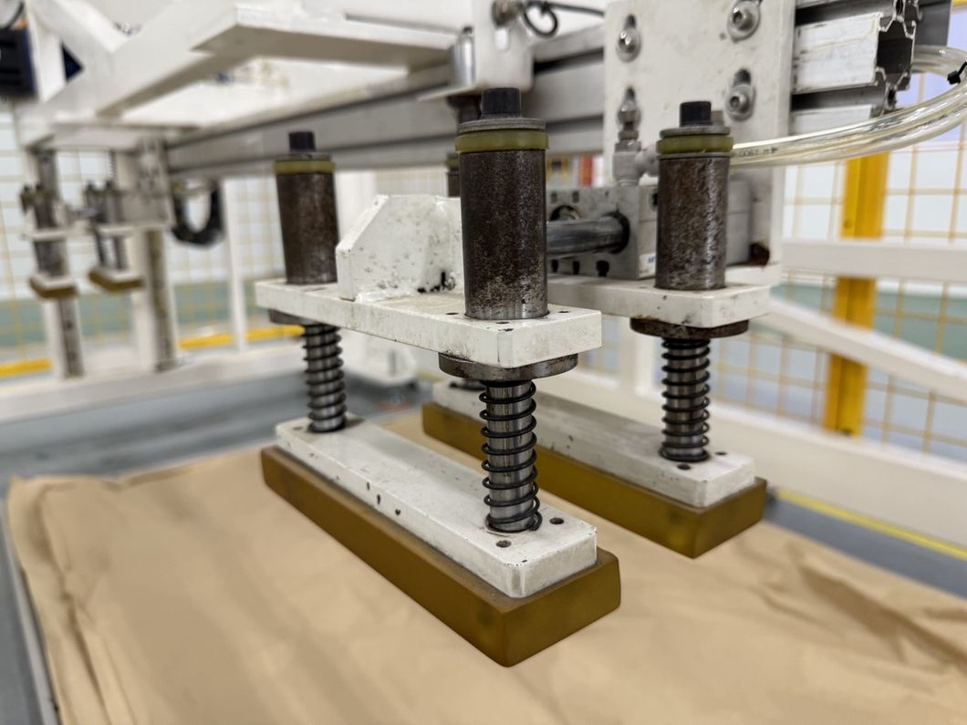 X-Solar Automatic and Accurate Glass Loading Machine