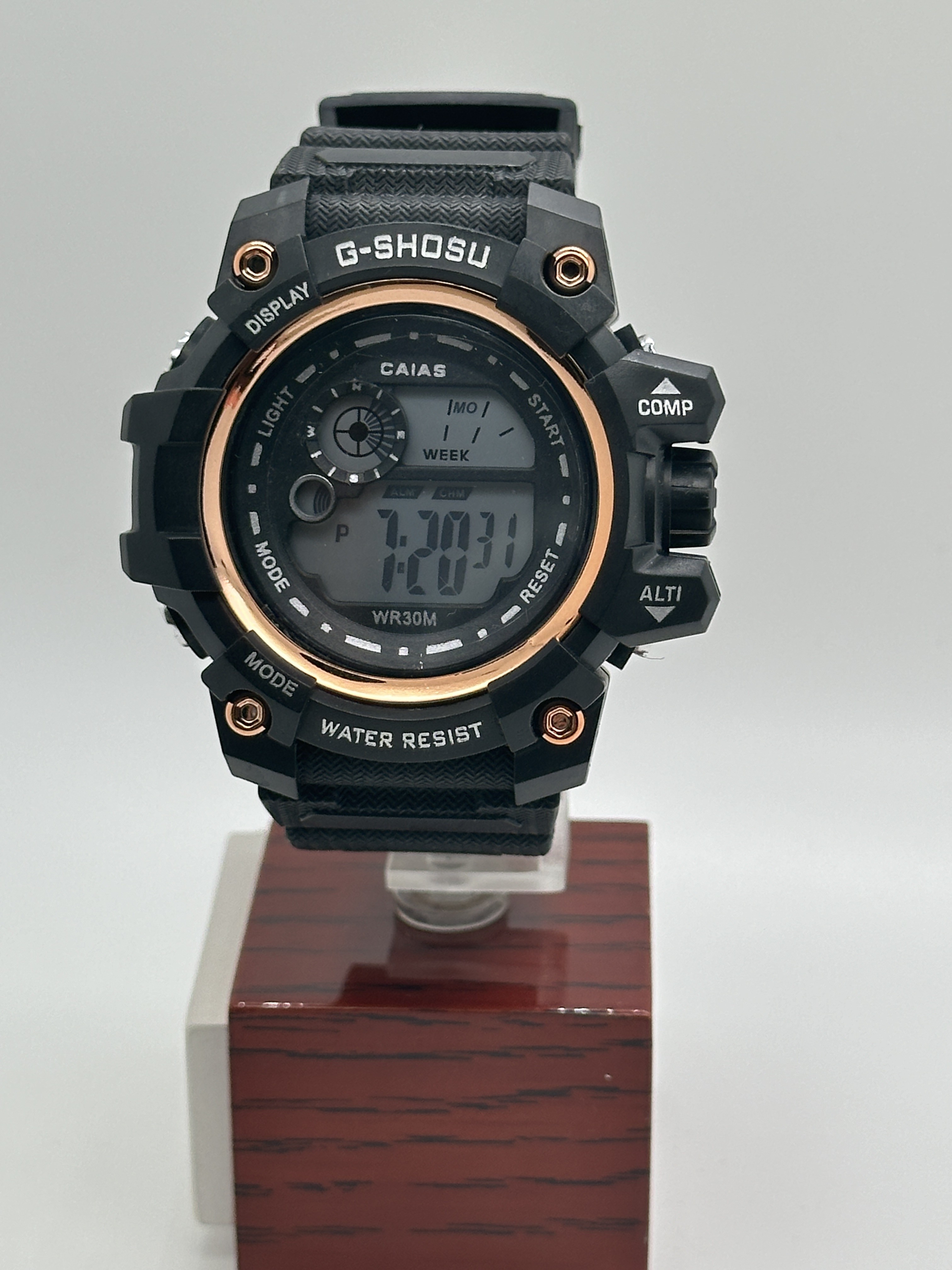Fashion Electronic Quartz Sport Watch For Men With Silicone Strap