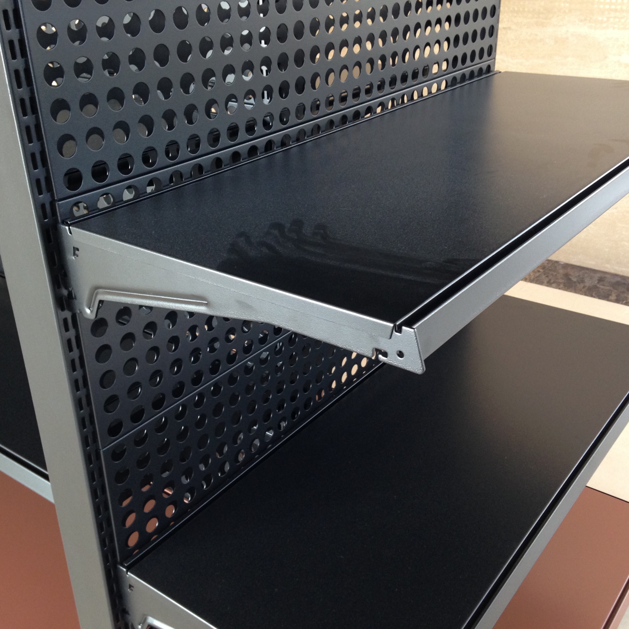 Easy To Assemble Supermarket Metal Shelves 80-120KG UDL Per Level Loading Capacity