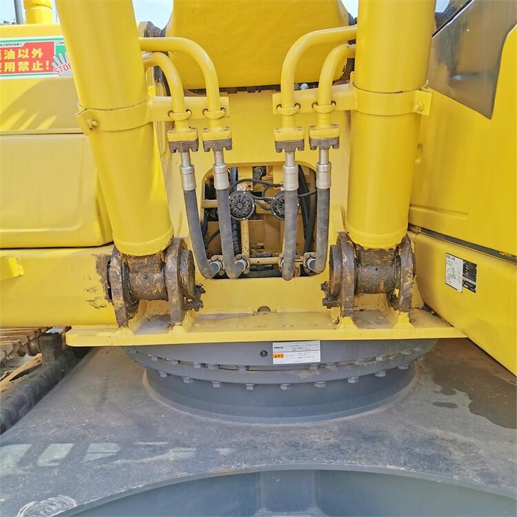 Best 20T Second Hand KOMATSU Crawler Excavator PC220 with Cummins Engine