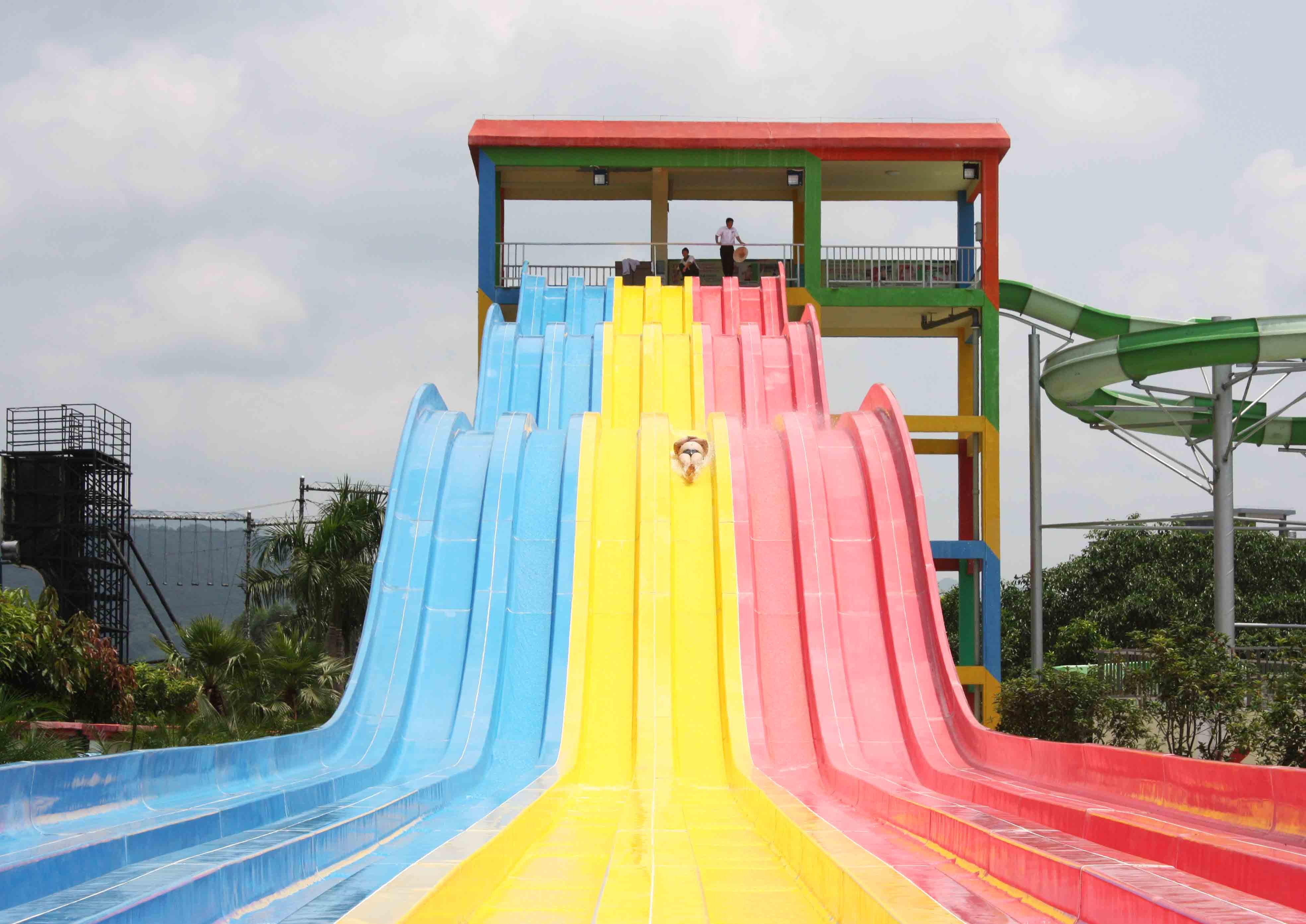 General Water Park Item Custom Water Slide , High Speed Adult Plastic Water Slide for Water Park