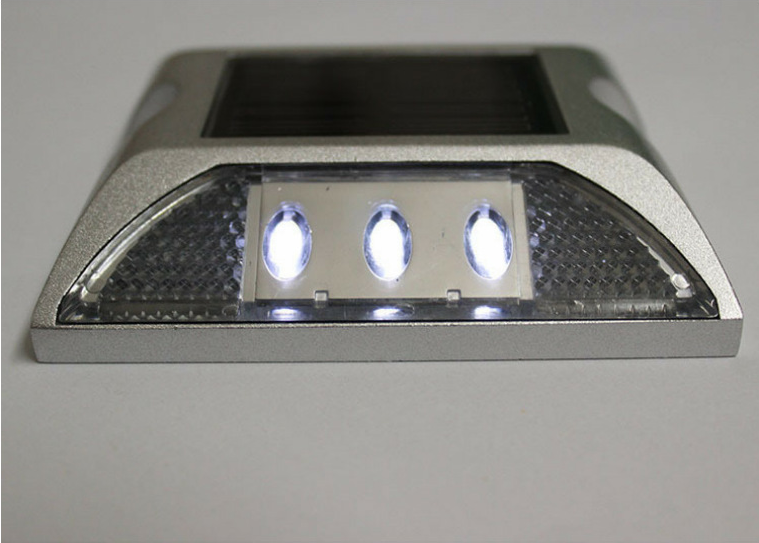 104*123*23mm Solar Road Stud Aluminium Road Stud Flashing Light Cat Eye Road Cone Sign