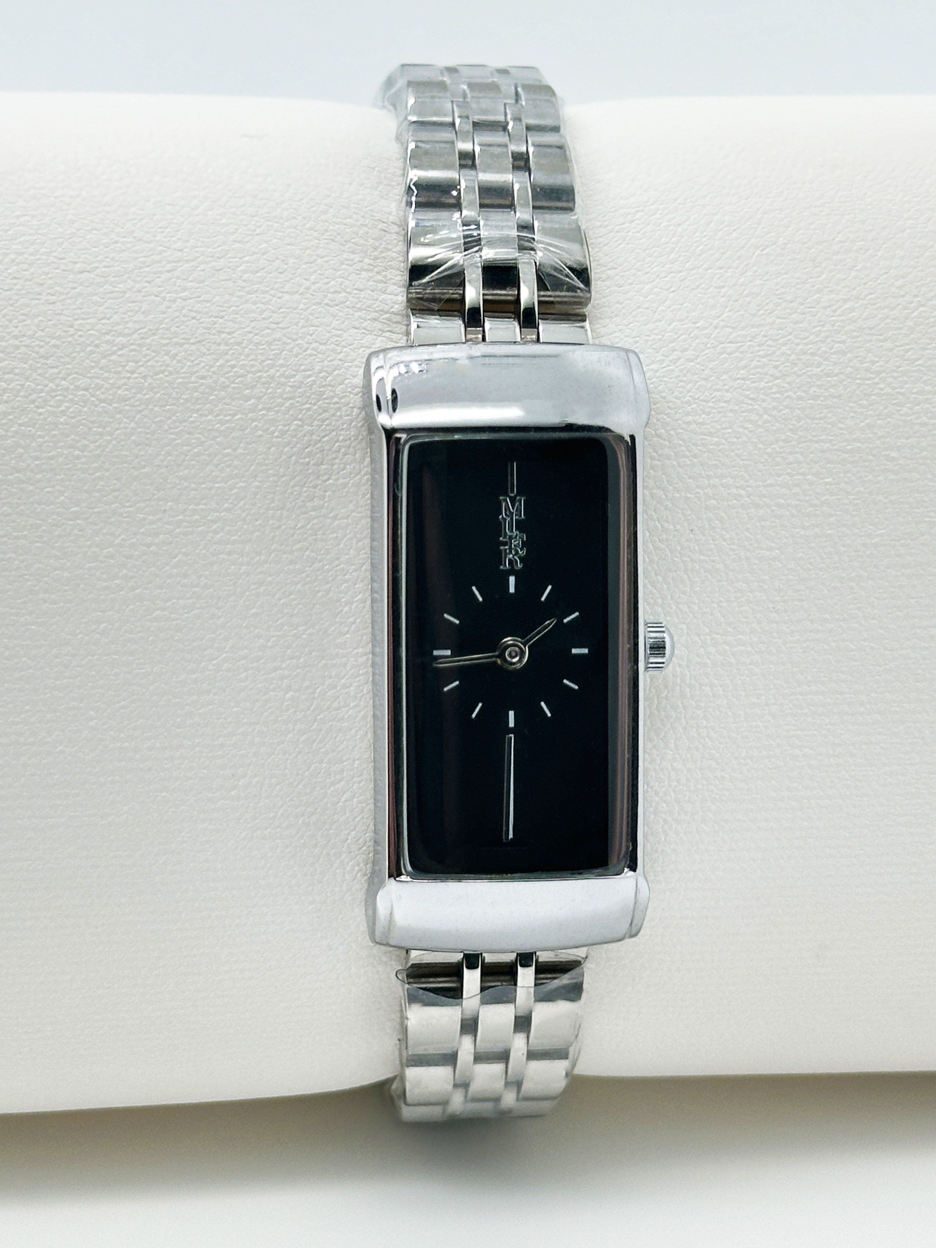 Black Dial Luxury Ladies Stylish Wrist Watch With Stainless Steel Strap