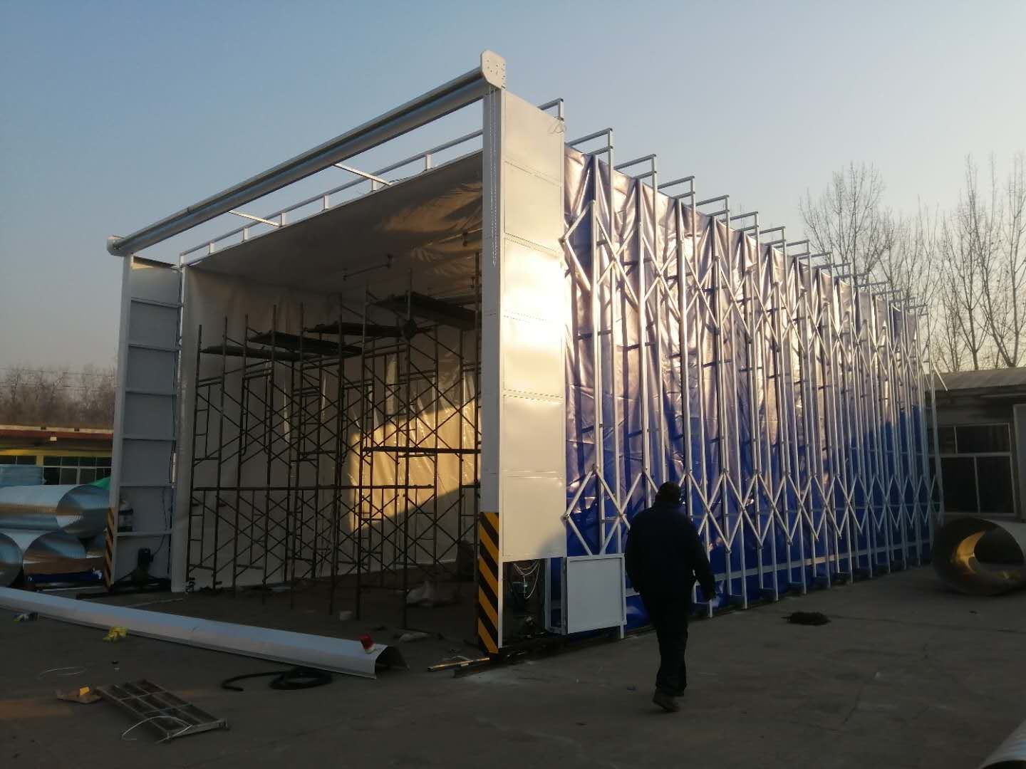 Retractable Paint Booth Moveable Save Installation Space CE Certificate