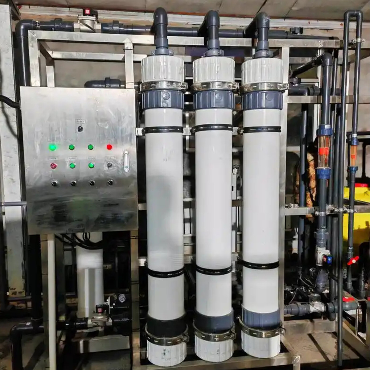 Precision Nanofiltration Device for Separation of Small Molecular Substances
