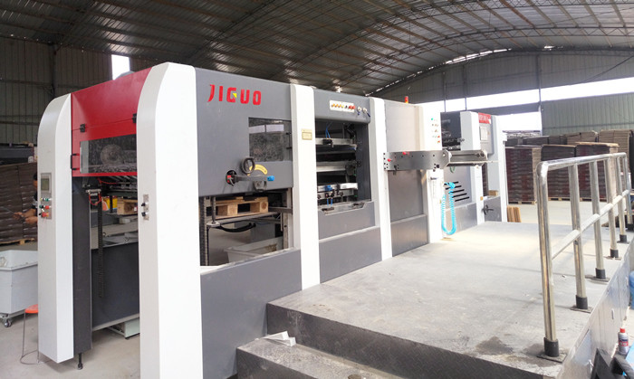 Liquor Set Packaging Boxes Corrugated Carton Die Cutting Machine Waste Stripping
