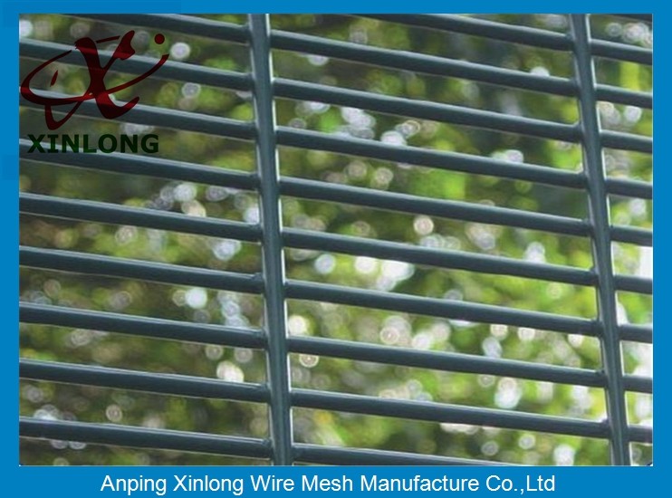 Galvanized Pvc Coated Anti-Climbing Metal Security Fencing For Airport