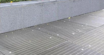 Serrated Swage Locked Metal Grating 1.2M Width For Walkway Floor