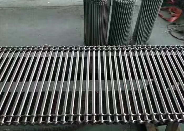 Vertical Cooling Conveyor System SS Chain Mesh Conveyor Belt Plain Weave Rustproof