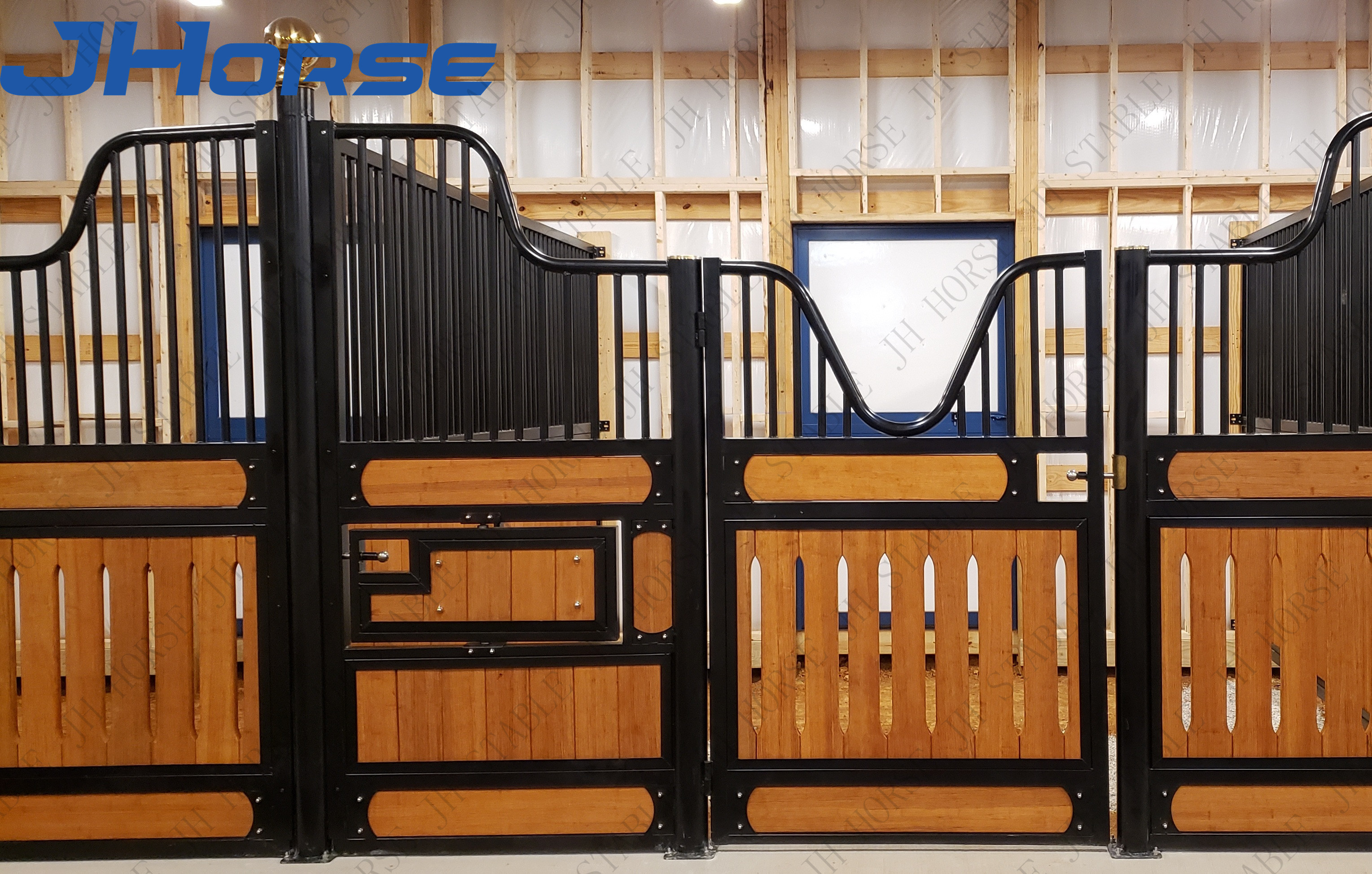 Heavy Duty Smooth Welds 2.2m Height European Horse Stalls