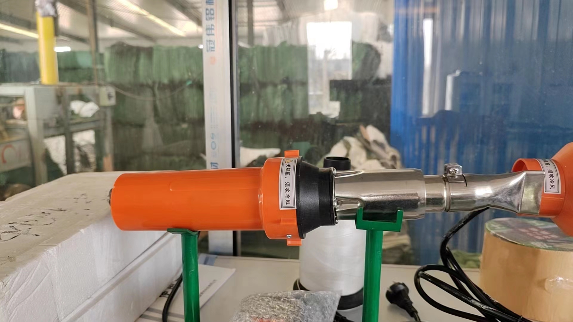 Portable 1.3KW Plastic Geomembrane Welding Machine with Accurate Temperature Control