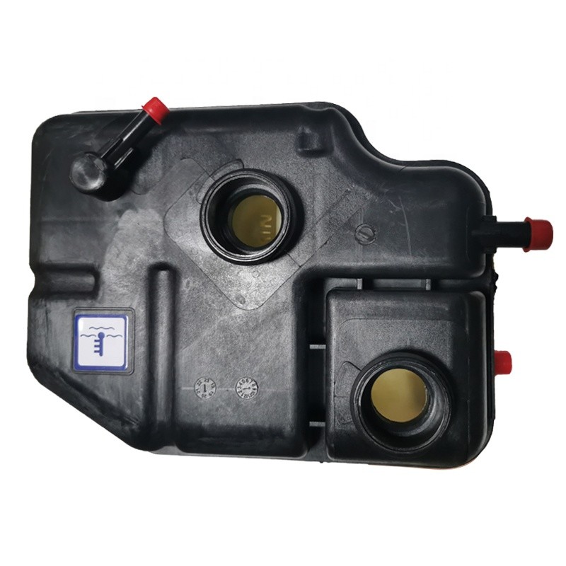 670031651 Expansion Tank Assembly Car Radiator Cooling System For Maserati