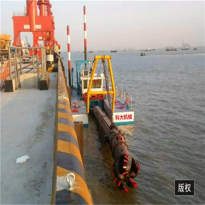 20 Inch Sand Mining Machinery 25m Gold Mining Dredger Pond Dredging Equipment