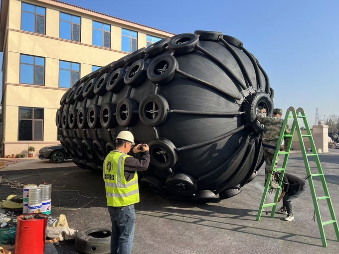 Marine Rubber Fender Wholly Wrapped Technology Highly Durable