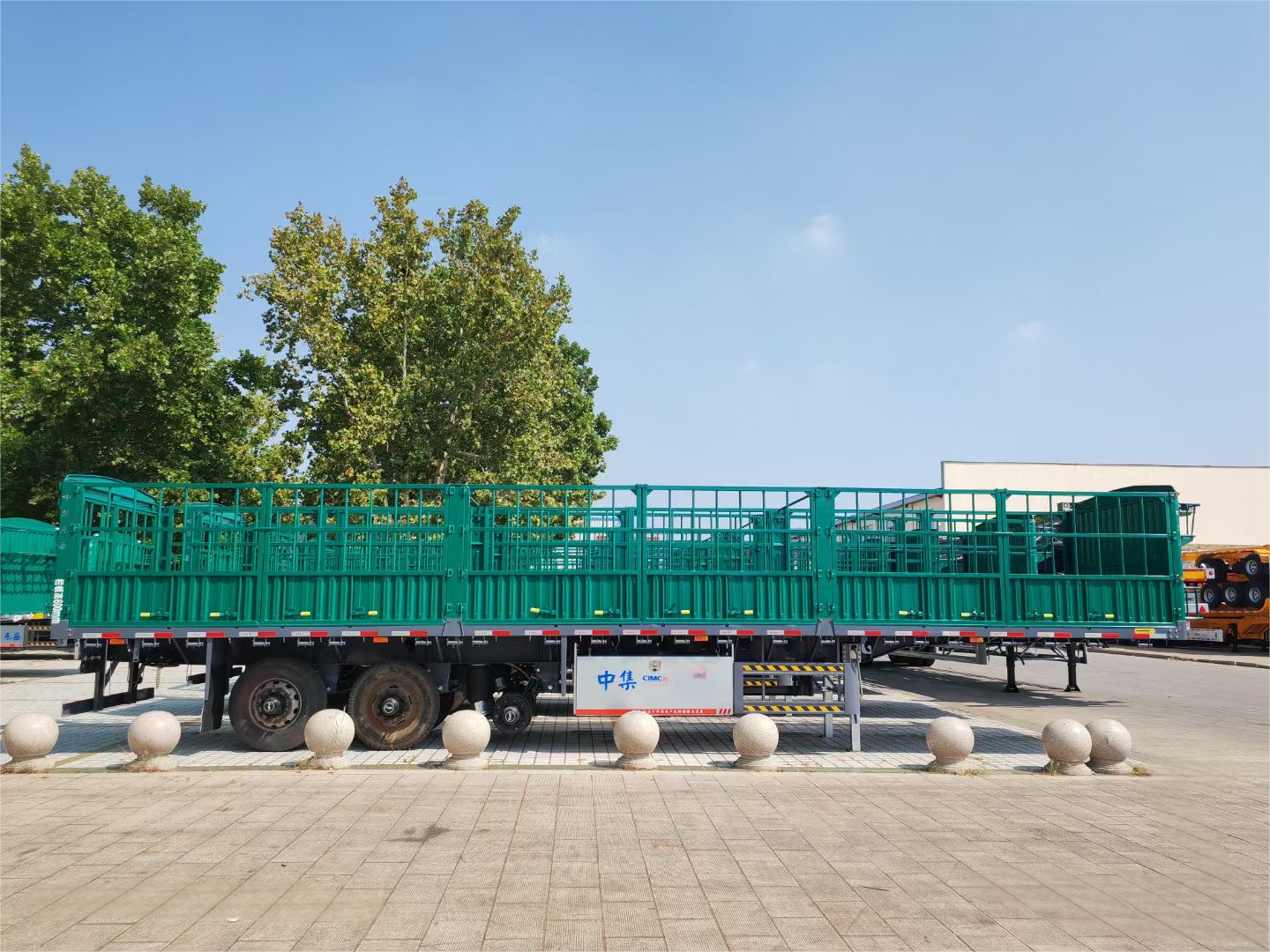 CIMC Factory Direct steel material mechanical suspension 2/3 Axle 40 Feet Sidewall Multi Purpose Cargo Bulk Fence Semi Trailer
