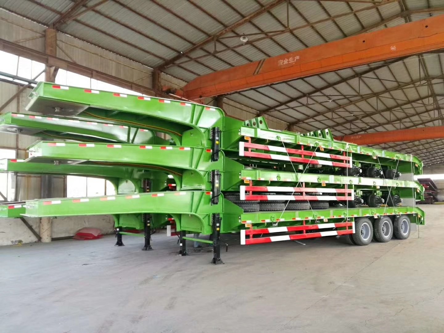 50 Ton Capacity Low Boy Truck Semi Trailer with Hydraulic Ramp and Main Beam Q345B