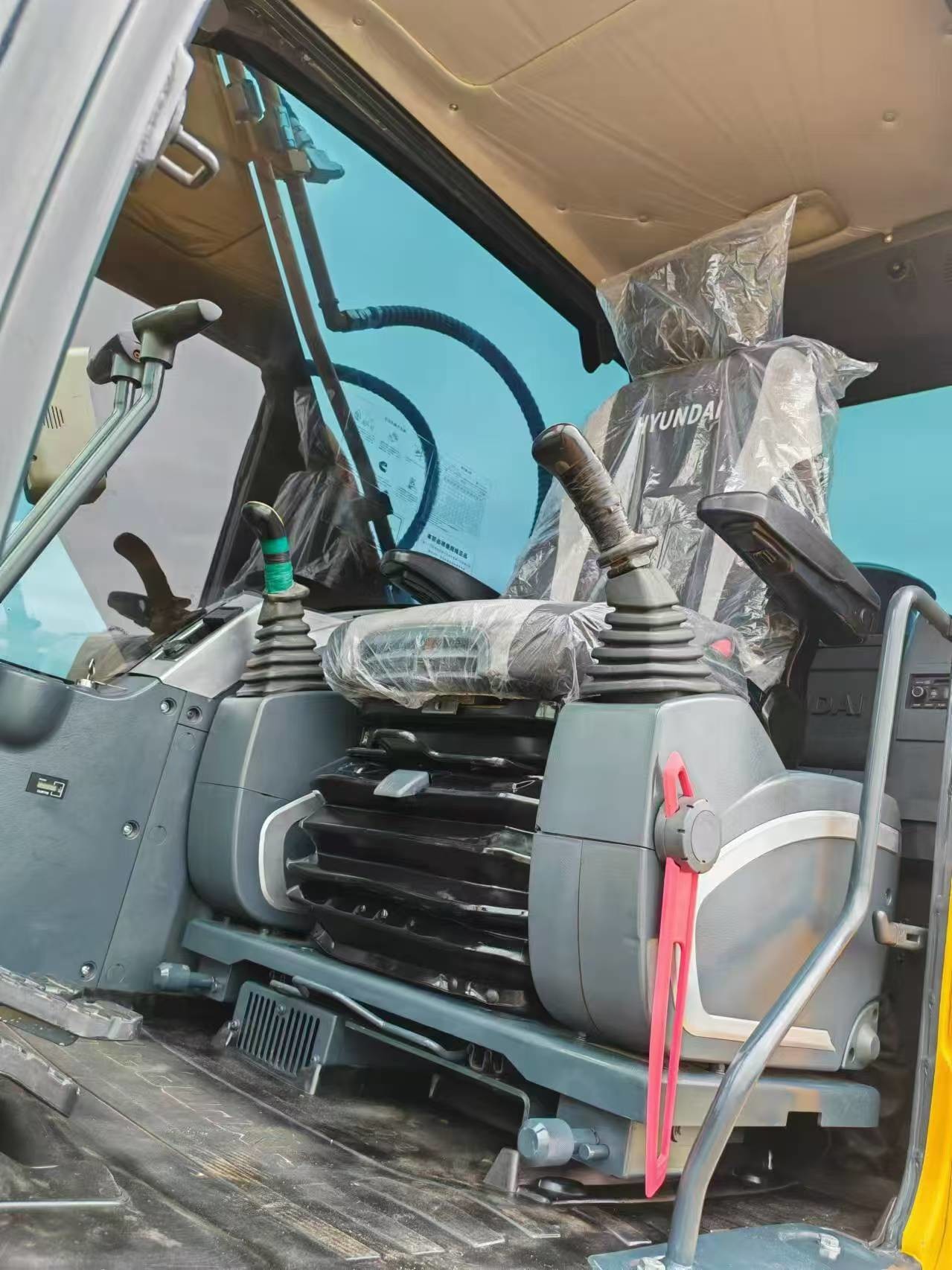 Second hand Hyundai 385L excavator from China