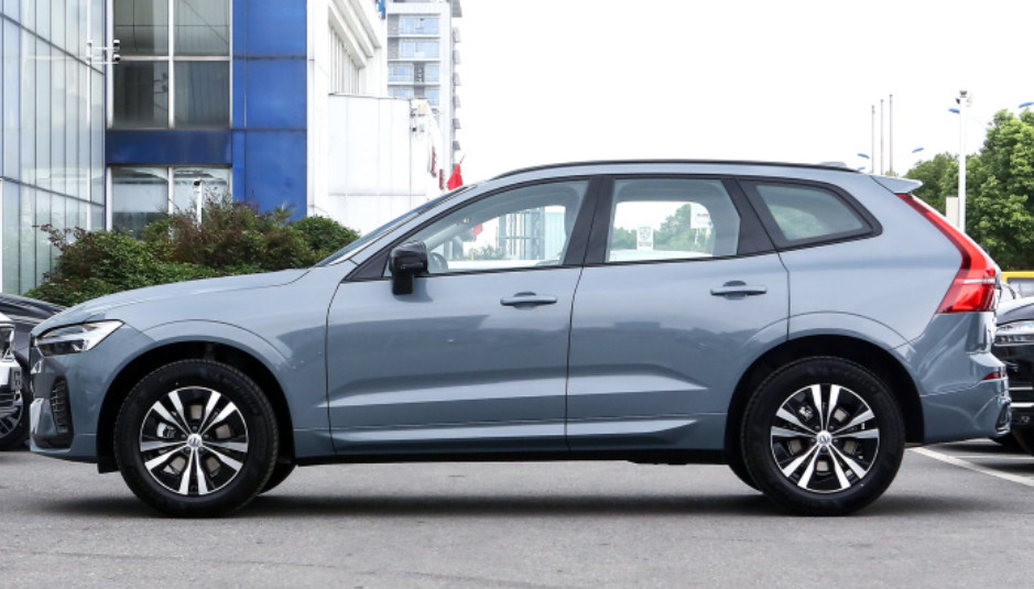 VOLVO XC60 2023 B5 4WD Zhiyi sport version 5 Door 5 seats SUV