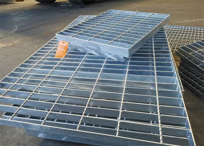 Rust Prevention Q235 Steel Driveway Grates Grating For Sewage Treatment Plant
