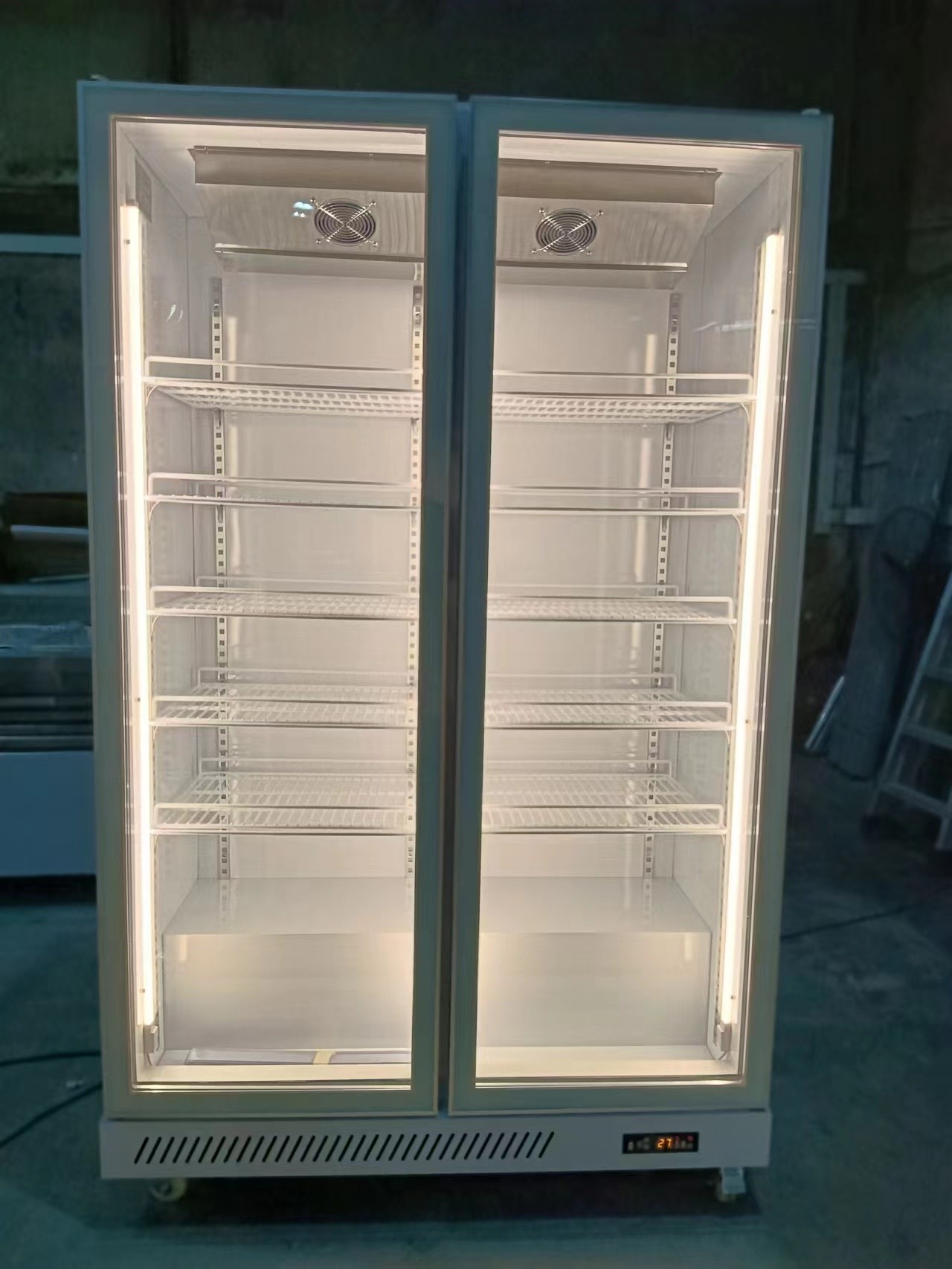 1000L Commercial Glass Door Chiller With R290 Refrigerant Upright Fridge