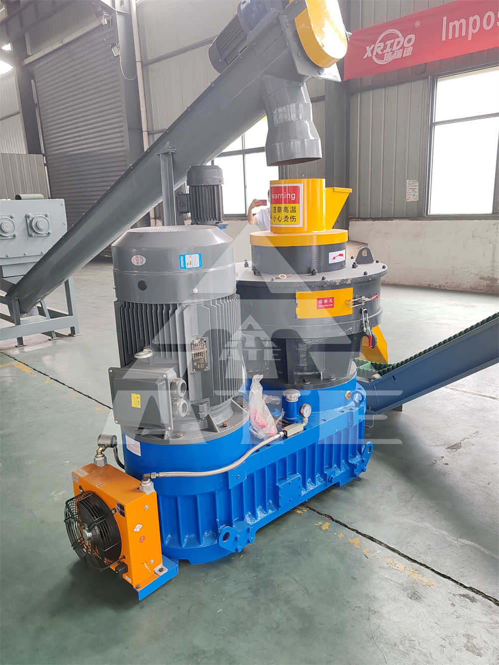 Sawdust Wood Pellet Machine 4TPH-6TPH Biomass Briquette Making Machine